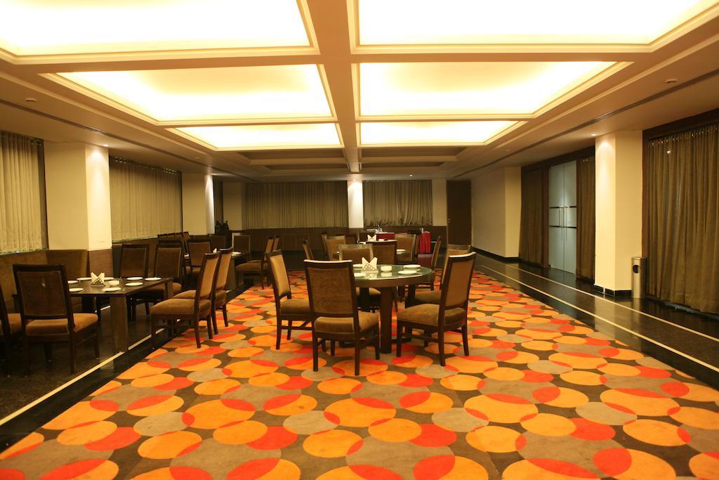 Krome - A - Boutique Hotel Meerut Buitenkant foto